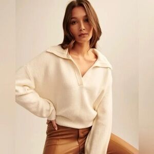 Abercrombie & Fitch Women's V-Neck Cream Sweater